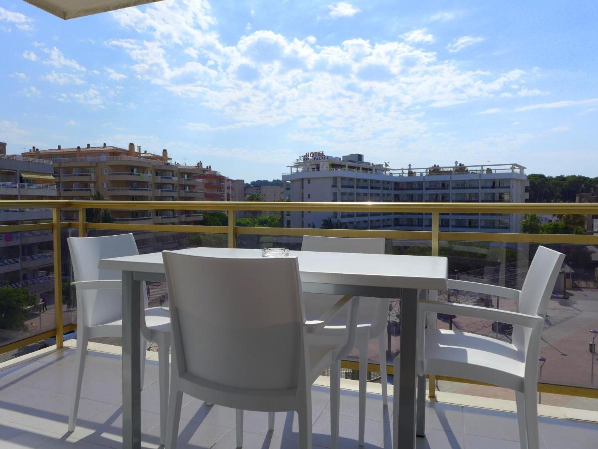 Rentalmar Navarra Family Suites Salou Oda fotoğraf