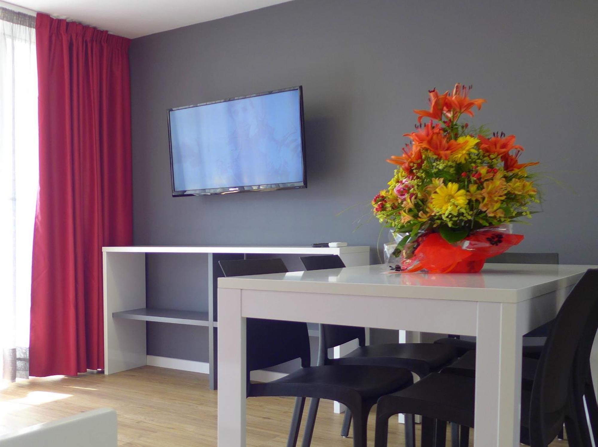 Rentalmar Navarra Family Suites Salou Oda fotoğraf