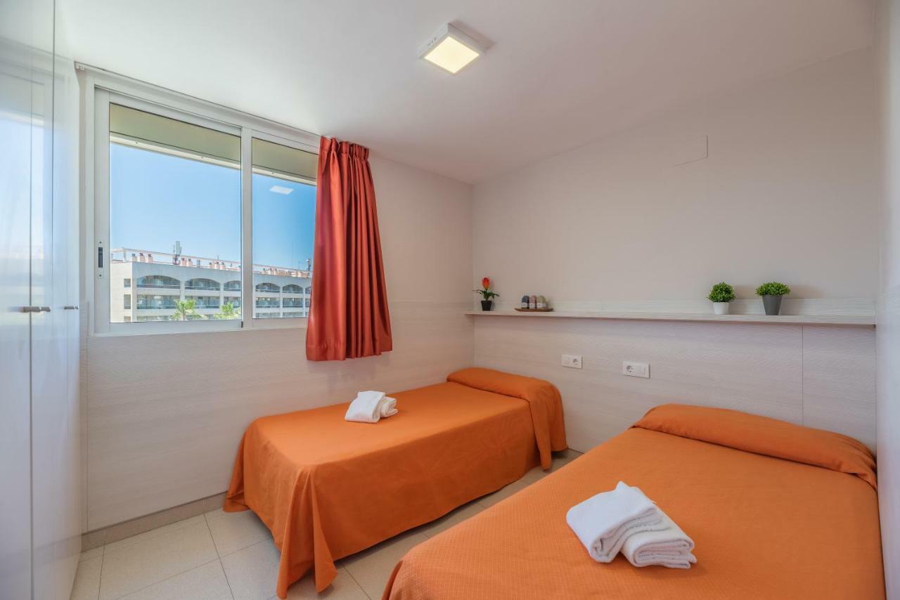 Rentalmar Navarra Family Suites Salou Dış mekan fotoğraf